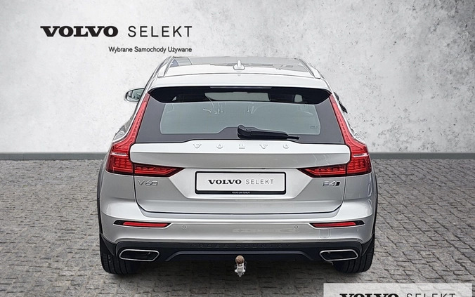 Volvo V60 Cross Country cena 169900 przebieg: 61578, rok produkcji 2021 z Toruń małe 667